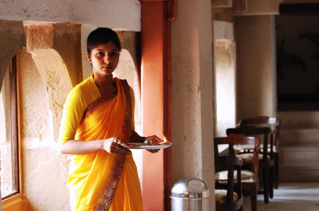 Отель Guleria Kothi At Ganges Варанаси Экстерьер фото