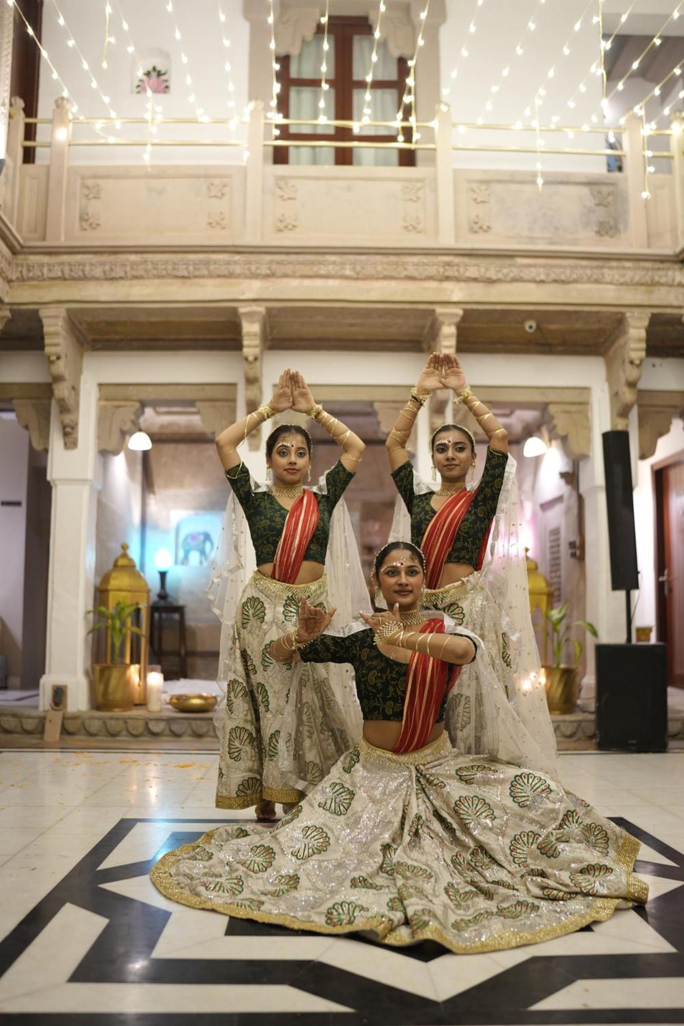 Отель Guleria Kothi At Ganges Варанаси Экстерьер фото