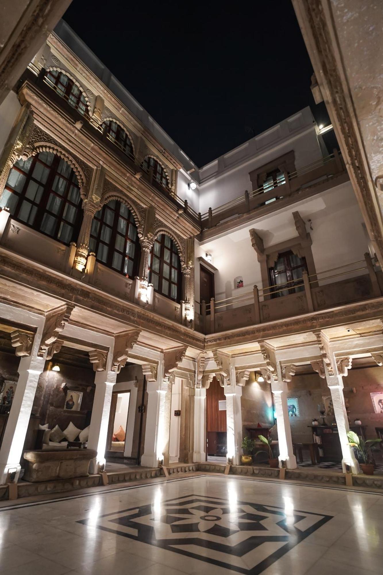 Отель Guleria Kothi At Ganges Варанаси Экстерьер фото