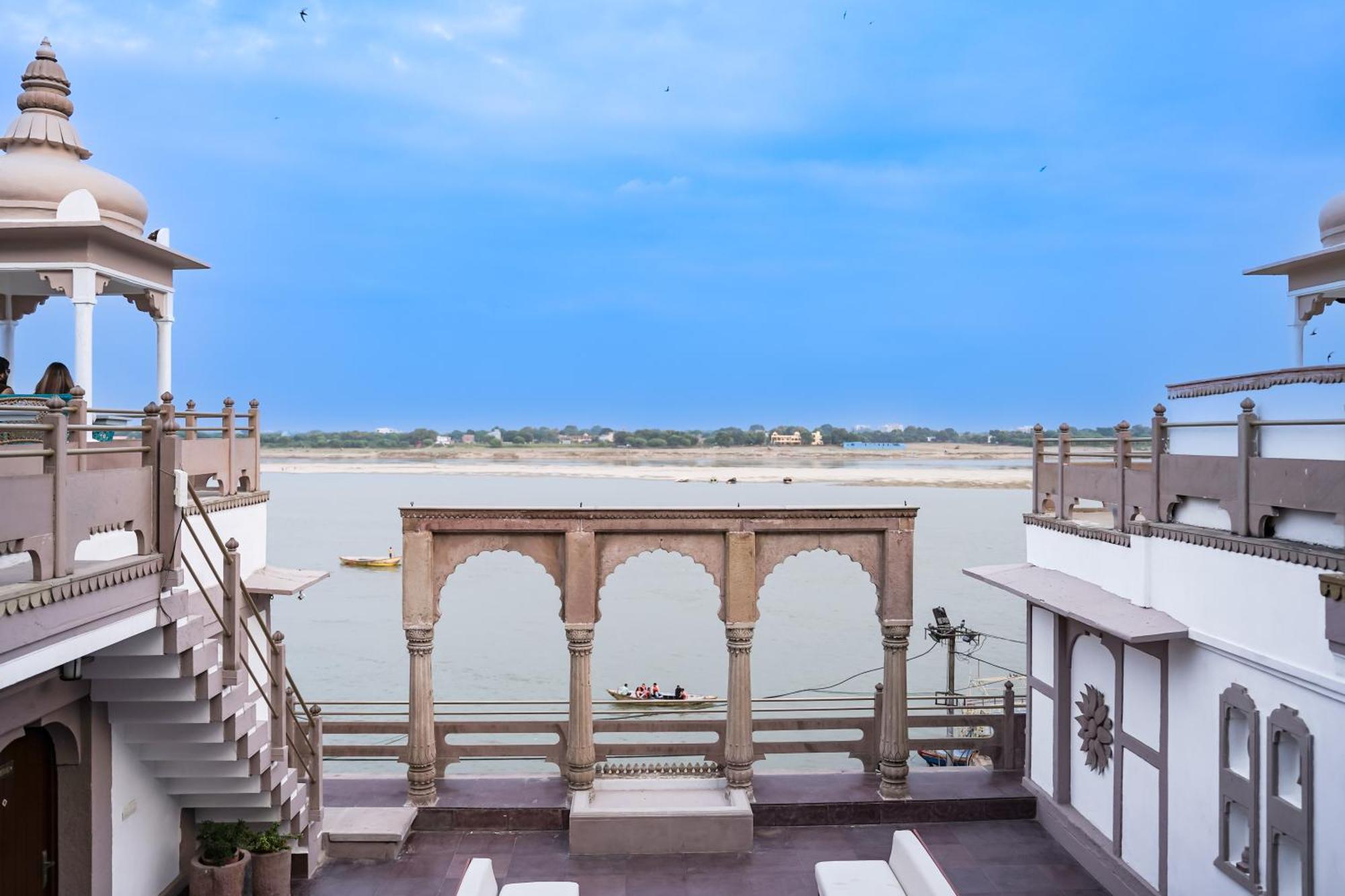 Отель Guleria Kothi At Ganges Варанаси Экстерьер фото