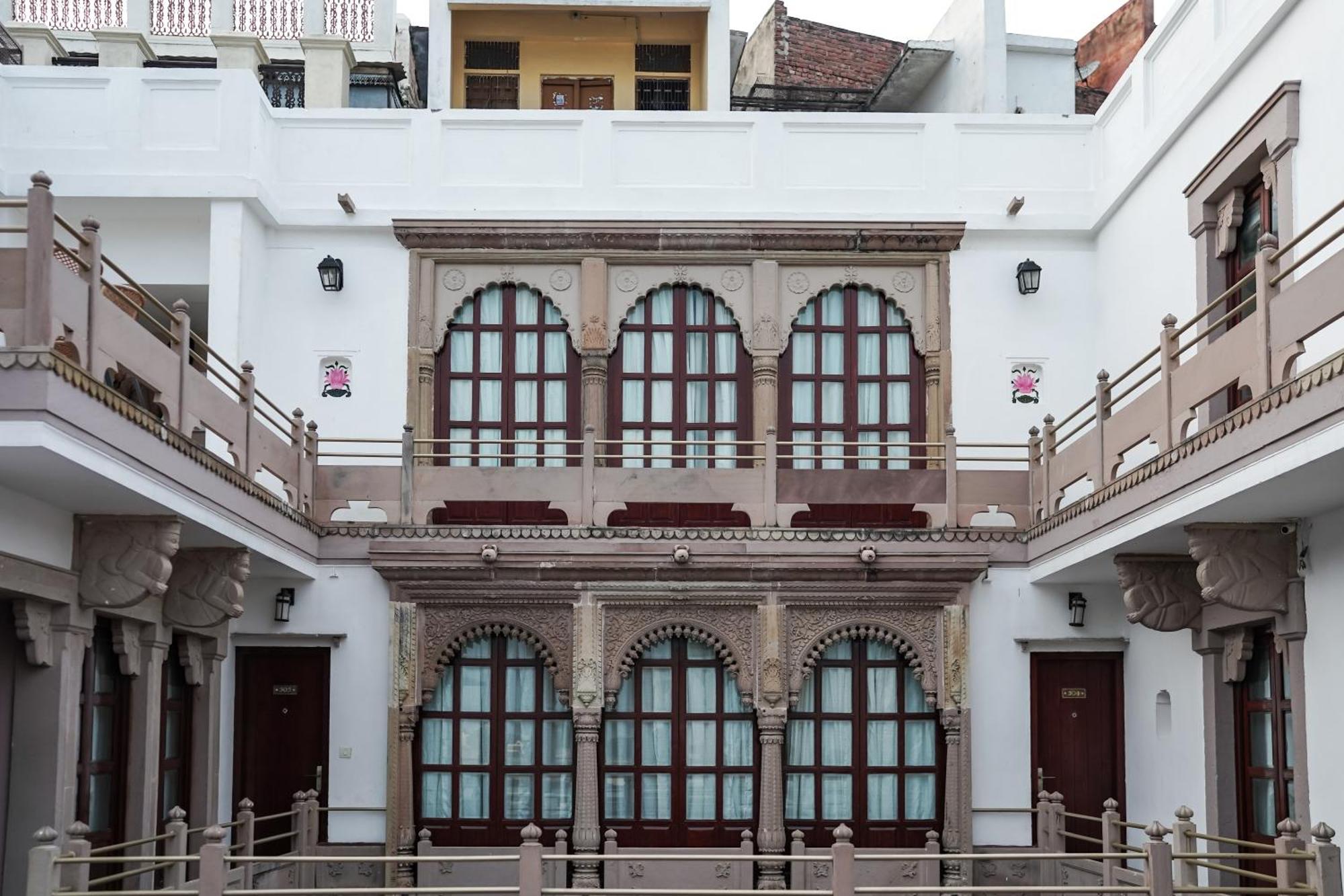 Отель Guleria Kothi At Ganges Варанаси Экстерьер фото