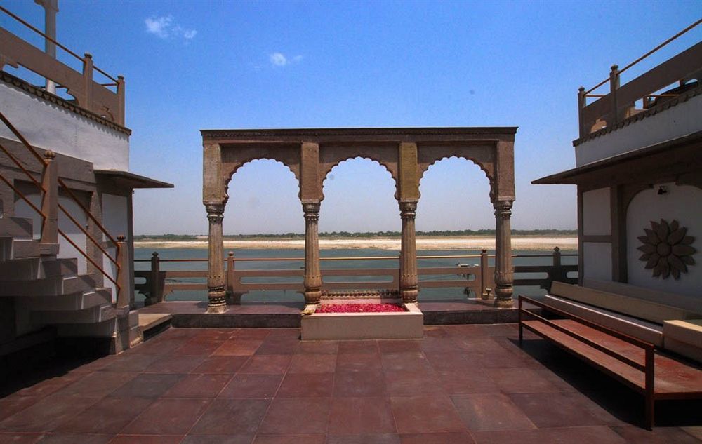 Отель Guleria Kothi At Ganges Варанаси Экстерьер фото